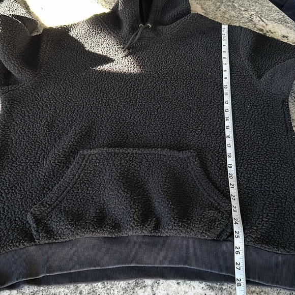 Mountain Ridge size large, black, long sleeve Sherpa hoodie with front pouch - Picture 6 of 9